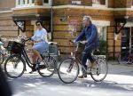 Amsterdam 12 september 2014
Tom Egbers en Janke Dekker op de fiets