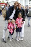 Amsterdam 6 september 2015
ALS Amsterdam City Swim in de grachten van Amsterdam met veel bekende nederlanders.
Boukje v d Pauw met man en kinderen