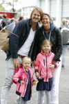 Amsterdam 6 september 2015
ALS Amsterdam City Swim in de grachten van Amsterdam met veel bekende nederlanders.
Boukje v d Pauw met man en kinderen