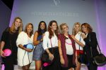 Amsterdam 27 augustus 2015
Presentatie tassenlijn TOV en Chantal Bles. Leontine Borsato Nicolette v Dam Annic v Wonderen Winonah de Jong en Quinty Trustfull