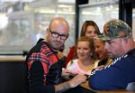 Beverwijk 13 september 2015
Dean Saunders heeft een nieuwe tatooshop geopend op de beverwijkse bazaar. Zijn broer Ben en vader Dean Sr werken er ook.