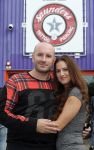 Beverwijk 13 september 2015
Dean Saunders heeft een nieuwe tatooshop geopend op de beverwijkse bazaar. Zijn broer Ben en vader Dean Sr werken er ook. Dean met zijn nieuwe vriendin Dana