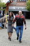 Beverwijk 13 september 2015
Dean Saunders heeft een nieuwe tatooshop geopend op de beverwijkse bazaar. Zijn broer Ben en vader Dean Sr werken er ook. Dean met zijn nieuwe vriendin Dana