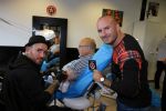Beverwijk 13 september 2015
Dean Saunders heeft een nieuwe tatooshop geopend op de beverwijkse bazaar. Zijn broer Ben en vader Dean Sr werken er ook.