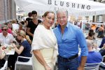 Amsterdam 21 augustus 2015 
Dries en Honoria Roelvink gaan in de nieuwe blushing van Gordon in Amsterdam een koffie drinken.
Dries en Honoria zijn binnenkort 5 jaar getrouwd