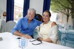 Amsterdam 21 augustus 2015 
Dries en Honoria Roelvink gaan in de nieuwe blushing van Gordon in Amsterdam een koffie drinken.
Dries en Honoria zijn binnenkort 5 jaar getrouwd