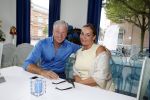 Amsterdam 21 augustus 2015 
Dries en Honoria Roelvink gaan in de nieuwe blushing van Gordon in Amsterdam een koffie drinken.
Dries en Honoria zijn binnenkort 5 jaar getrouwd
