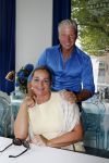 Amsterdam 21 augustus 2015 
Dries en Honoria Roelvink gaan in de nieuwe blushing van Gordon in Amsterdam een koffie drinken.
Dries en Honoria zijn binnenkort 5 jaar getrouwd