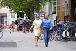 Amsterdam 21 augustus 2015 
Dries en Honoria Roelvink gaan in de nieuwe blushing van Gordon in Amsterdam een koffie drinken.
Dries en Honoria zijn binnenkort 5 jaar getrouwd