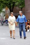 Amsterdam 21 augustus 2015 
Dries en Honoria Roelvink gaan in de nieuwe blushing van Gordon in Amsterdam een koffie drinken.
Dries en Honoria zijn binnenkort 5 jaar getrouwd