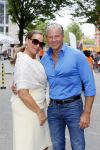 Amsterdam 21 augustus 2015 
Dries en Honoria Roelvink gaan in de nieuwe blushing van Gordon in Amsterdam een koffie drinken.
Dries en Honoria zijn binnenkort 5 jaar getrouwd