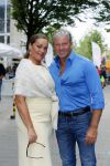 Amsterdam 21 augustus 2015 
Dries en Honoria Roelvink gaan in de nieuwe blushing van Gordon in Amsterdam een koffie drinken.
Dries en Honoria zijn binnenkort 5 jaar getrouwd