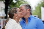 Amsterdam 21 augustus 2015 
Dries en Honoria Roelvink gaan in de nieuwe blushing van Gordon in Amsterdam een koffie drinken.
Dries en Honoria zijn binnenkort 5 jaar getrouwd