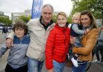Amsterdam 6 september 2015
ALS Amsterdam City Swim in de grachten van Amsterdam met veel bekende nederlanders.
Euvgenia Parakhina met man Jeroen Jorna hun zoontje en zijn zoons uit eerder huwelijk
