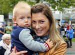 Amsterdam 6 september 2015
ALS Amsterdam City Swim in de grachten van Amsterdam met veel bekende nederlanders.
Euvgenia Parakhina met man Jeroen Jorna hun zoontje en zijn zoons uit eerder huwelijk