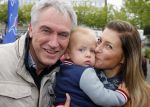 Amsterdam 6 september 2015
ALS Amsterdam City Swim in de grachten van Amsterdam met veel bekende nederlanders.
Euvgenia Parakhina met man Jeroen Jorna hun zoontje en zijn zoons uit eerder huwelijk