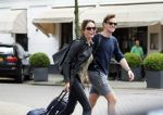 Amsterdam 24 augustus 2015
Evelyn Struik kussend met haar nieuwe vriend op straat in Amsterdam zuid