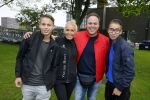 Amsterdam 6 september 2015
ALS Amsterdam City Swim in de grachten van Amsterdam met veel bekende nederlanders.
Mariska Bauer met Frans en zonen Christiaan en Jan