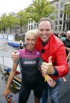 Amsterdam 6 september 2015
ALS Amsterdam City Swim in de grachten van Amsterdam met veel bekende nederlanders.
Mariska Bauer met Frans en zonen Christiaan en Jan
