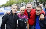 Amsterdam 6 september 2015
ALS Amsterdam City Swim in de grachten van Amsterdam met veel bekende nederlanders.
Mariska Bauer met Frans en zonen Christiaan en Jan