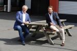 Hilversum 25 augustus 2015
Perspresentatie RTL in studio 21. Huub Stapel met manager Jeroen v Noort