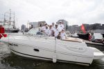 Amsterdam 19 augustus 2015
Milika Peterzon en Jurgen Smit met vrienden op de boot tijdens Sail 2015