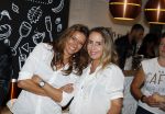 Amsterdam 1 september 2015
Gordon reikt cheque uit aan diabetes fonds in zijn nieuwe zaak blushing in Amsterdam.
Bedrijfsleidster Blushing Amsterdam. Karin de Rooij is de nieuwe vriendin van Ruud Gullit