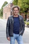 Amsterdam 19 augustus 2015 
Presentatie Expeditie Robinson deelnemers bij de westergasfabriek.. Sharon Doorson, Tim Douwsma, Marian Mudder, Teske de Schepper, Oscar Aerts, Sander Janson, Amara Onwuka, Elle Bandita, Kim Lammers, Kees van der Spek, Wietze de Jager, Klaas van der Eerden, Danny Ghosen, Sandra van Nieuwland, Anna Speller en Jaap Jongbloed met presentatoren Nicolette Kluijver en Dennis Weening