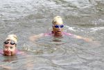 Amsterdam 6 september 2015
ALS Amsterdam City Swim in de grachten van Amsterdam met veel bekende nederlanders.
Mariska Bauer met Frans en zonen Christiaan en Jan
