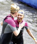 Amsterdam 6 september 2015
ALS Amsterdam City Swim in de grachten van Amsterdam met veel bekende nederlanders.
Mariska Bauer met Frans en zonen Christiaan en Jan