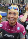 Amsterdam 6 september 2015
ALS Amsterdam City Swim in de grachten van Amsterdam met veel bekende nederlanders.
Mariska Bauer met Frans en zonen Christiaan en Jan