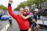 Amsterdam 6 september 2015
ALS Amsterdam City Swim in de grachten van Amsterdam met veel bekende nederlanders.
Mariska Bauer met Frans en zonen Christiaan en Jan