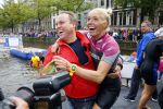 Amsterdam 6 september 2015
ALS Amsterdam City Swim in de grachten van Amsterdam met veel bekende nederlanders.
Mariska Bauer met Frans en zonen Christiaan en Jan
