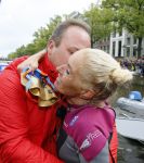 Amsterdam 6 september 2015
ALS Amsterdam City Swim in de grachten van Amsterdam met veel bekende nederlanders.
Mariska Bauer met Frans en zonen Christiaan en Jan