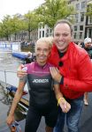 Amsterdam 6 september 2015
ALS Amsterdam City Swim in de grachten van Amsterdam met veel bekende nederlanders.
Mariska Bauer met Frans en zonen Christiaan en Jan