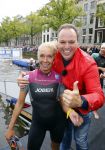 Amsterdam 6 september 2015
ALS Amsterdam City Swim in de grachten van Amsterdam met veel bekende nederlanders.
Mariska Bauer met Frans en zonen Christiaan en Jan