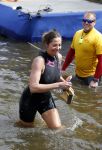 Amsterdam 6 september 2015
ALS Amsterdam City Swim in de grachten van Amsterdam met veel bekende nederlanders.
Mariska Hulscher kwam met vriend Toon en zijn kinderen