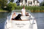 Nigtevecht 13 augustus 2015
Jurgen Smit en Milika Peterzon varen met hun boot en hond op de vecht.