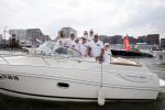 Amsterdam 19 augustus 2015
Milika Peterzon en Jurgen Smit met vrienden op de boot tijdens Sail 2015