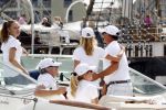 Amsterdam 19 augustus 2015
Milika Peterzon en Jurgen Smit met vrienden op de boot tijdens Sail 2015