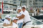 Amsterdam 19 augustus 2015
Milika Peterzon en Jurgen Smit met vrienden op de boot tijdens Sail 2015