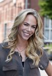 Amsterdam 19 augustus 2015 
Presentatie Expeditie Robinson deelnemers bij de westergasfabriek.. Sharon Doorson, Tim Douwsma, Marian Mudder, Teske de Schepper, Oscar Aerts, Sander Janson, Amara Onwuka, Elle Bandita, Kim Lammers, Kees van der Spek, Wietze de Jager, Klaas van der Eerden, Danny Ghosen, Sandra van Nieuwland, Anna Speller en Jaap Jongbloed met presentatoren Nicolette Kluijver en Dennis Weening