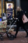 Amsterdam 7 september 2015
Regina Romeijn achter de kinderwagen