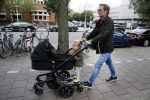 Amsterdam 1 september 2015 
Ronald de Boer met dochter achter de kinderwagen