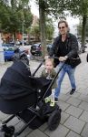 Amsterdam 1 september 2015 
Ronald de Boer met dochter achter de kinderwagen