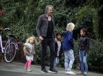Amsterdam 17 augustus 2015
Ruud de Wild haalt met zijn dochtertje zijn zoontje van school.