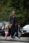 Amsterdam 17 augustus 2015
Ruud de Wild haalt met zijn dochtertje zijn zoontje van school.