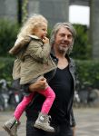 Amsterdam 17 augustus 2015
Ruud de Wild haalt met zijn dochtertje zijn zoontje van school.