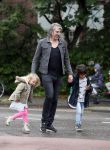 Amsterdam 17 augustus 2015
Ruud de Wild haalt met zijn dochtertje zijn zoontje van school.