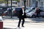 Amsterdam 20 augustus 2015 
Theo Heuft en zijn vriendin rennen om de bus te halen.